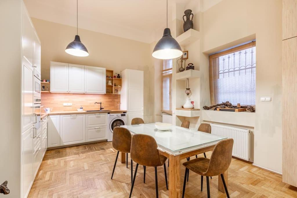Bourgeois Boheme Apt. 88 M² City Center بودابست المظهر الخارجي الصورة