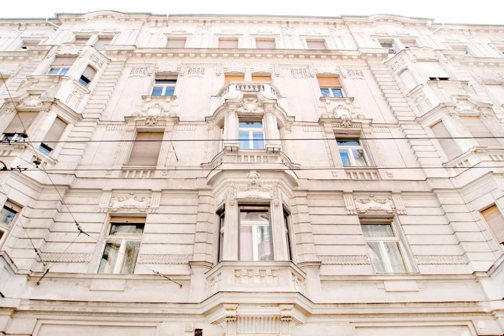 Bourgeois Boheme Apt. 88 M² City Center بودابست المظهر الخارجي الصورة